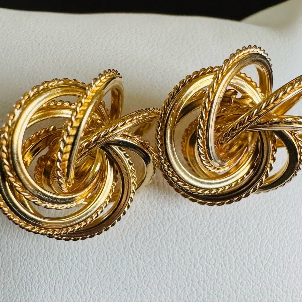 Vintage 14K Yellow Gold Knot Swirl Earrings